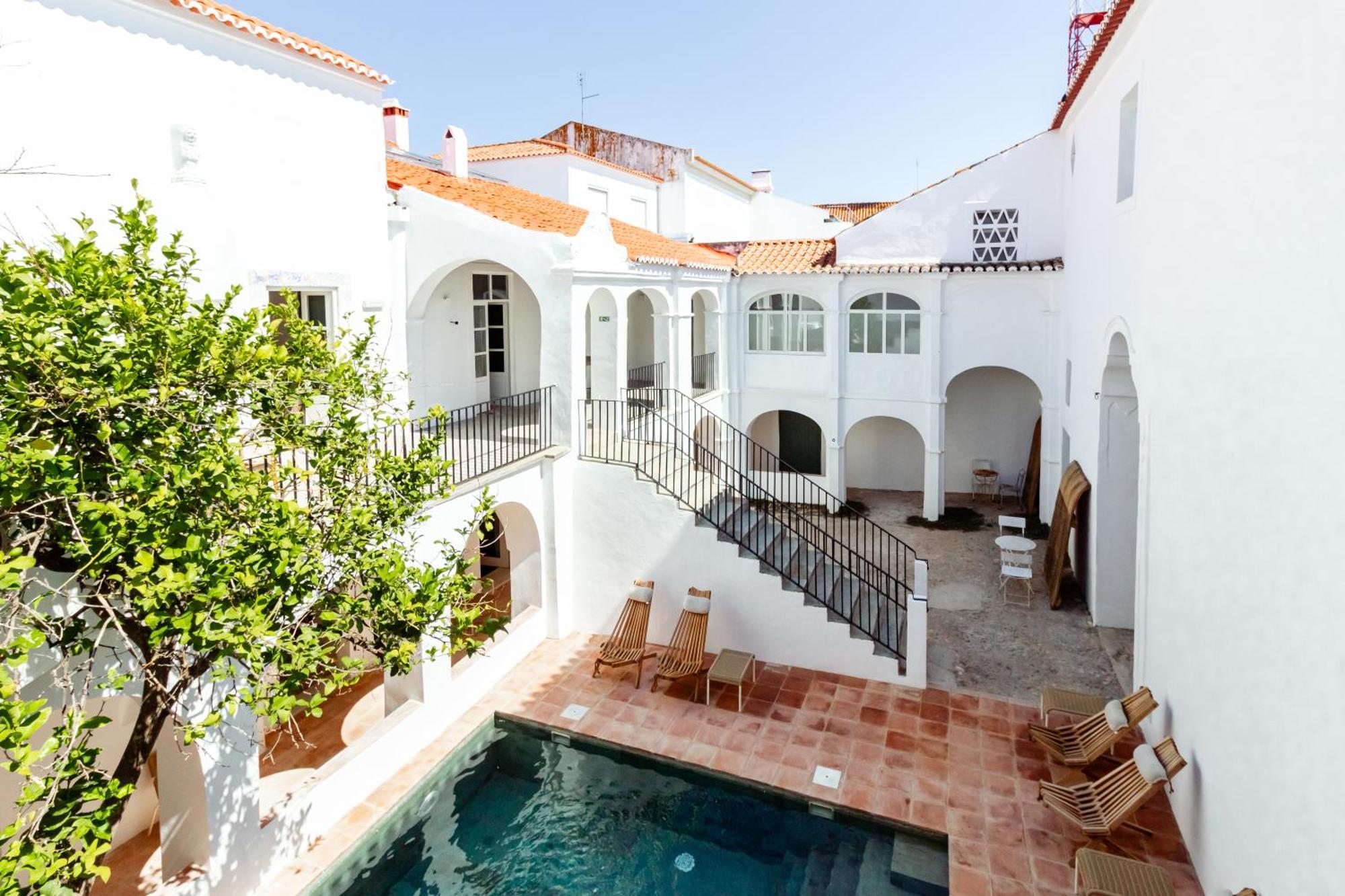 Amada Moura Bed & Breakfast ภายนอก รูปภาพ
